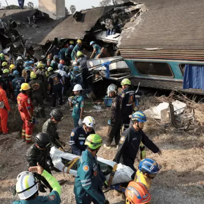 В Таиланде строительный кран рухнул на пассажирский поезд