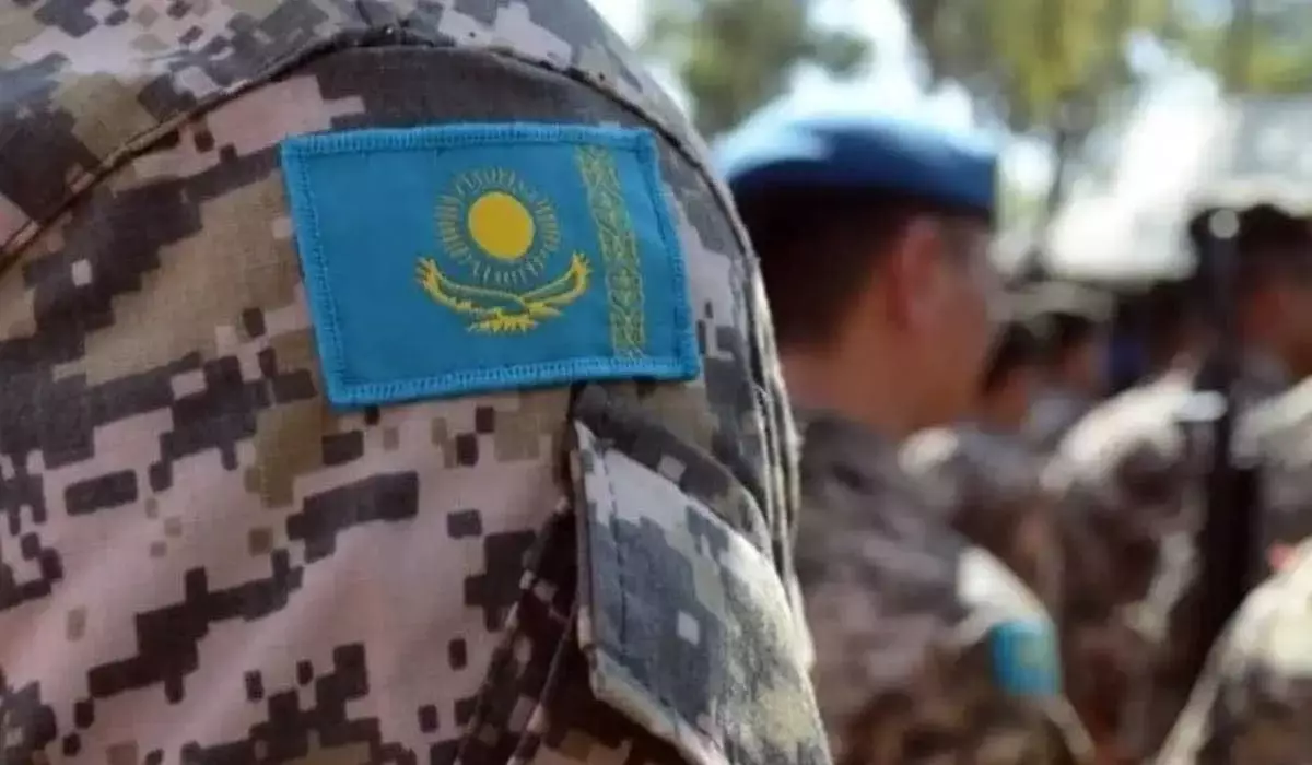 Казахстанским военным повысят зарплату