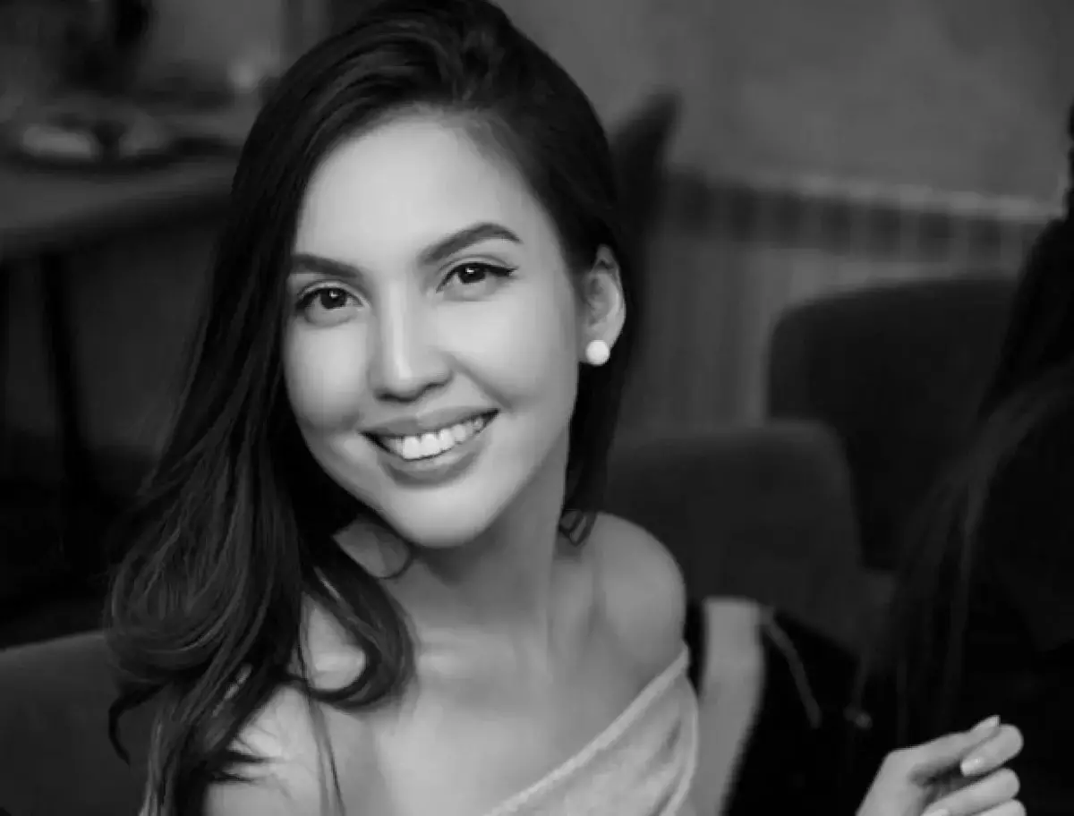 Мемориальную доску Салтанат Нукеновой убрали из пантеона после критики активиста