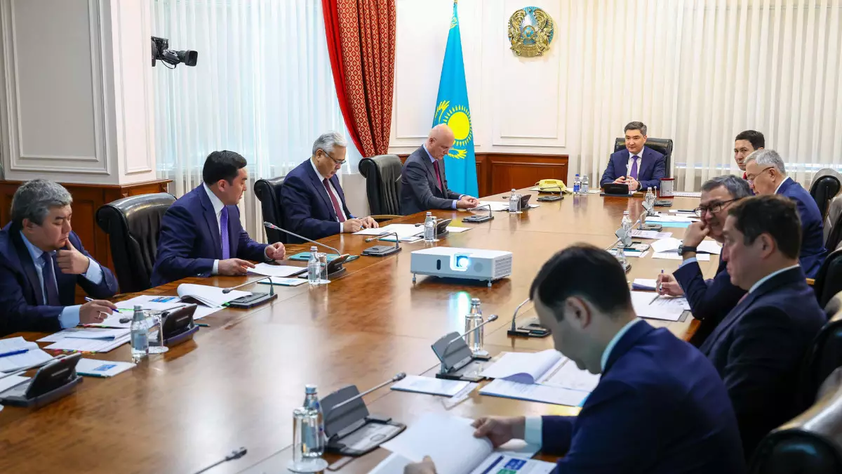 Жұмыстарыңыз кабинетте емес, құрылыс алаңында – Бектенов энергетика басшыларына