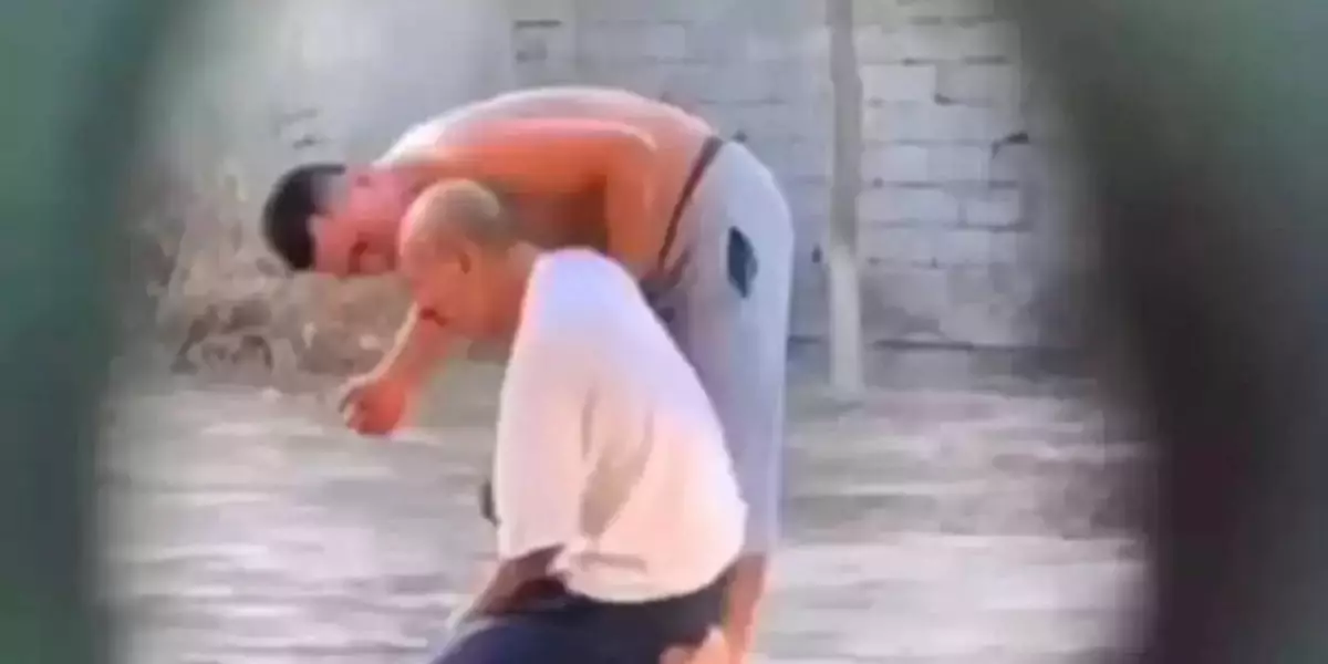 «Балаларым кішкентай»:  Түркістанда әкесін соққыға жыққан ер адам жазасын жеңілдетуді сұрады