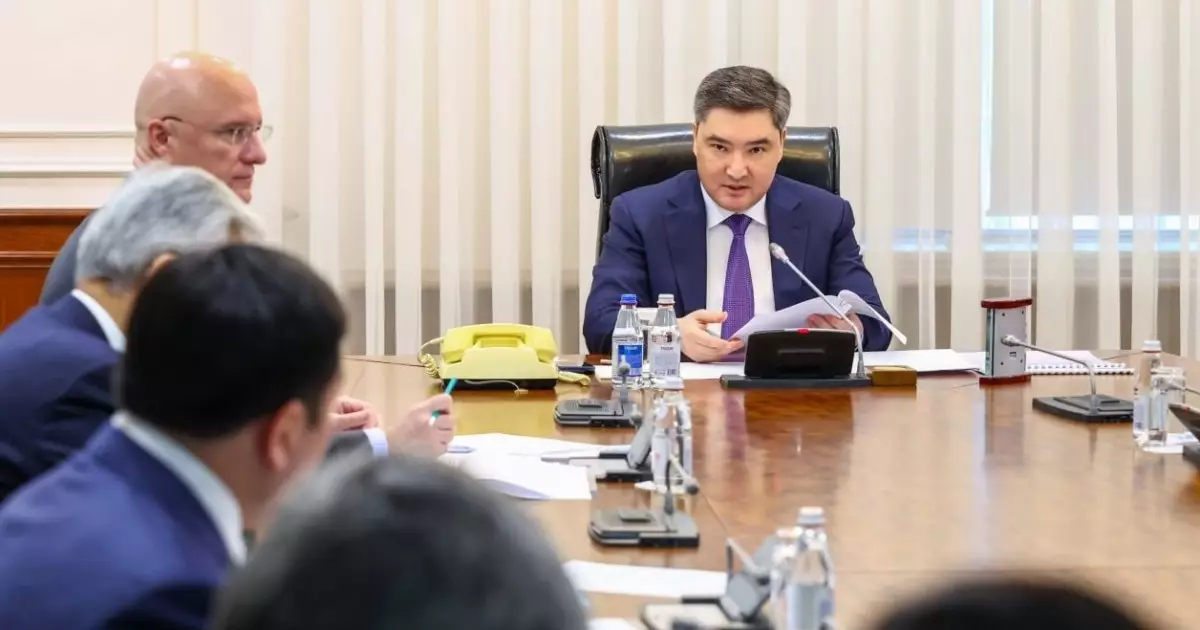  Олжас Бектенов энергия тапшылығы мәселесін шешу үшін жаңа қуаттарды генерациялау мәселелері бойынша жиын өткізді 