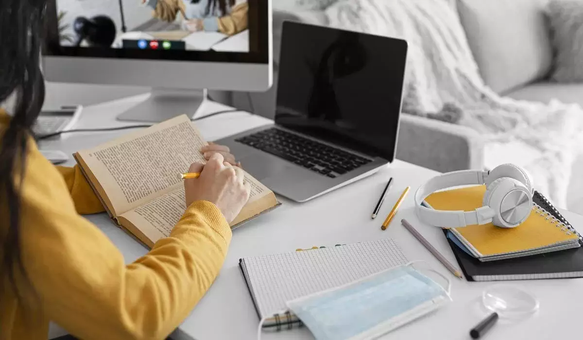 На онлайн-обучение перевели школьников Астаны