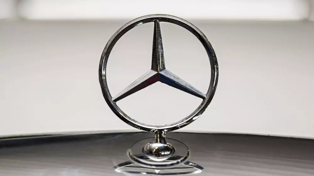 Mercedes выпустит новое авто в ответ BMW: названы характеристики