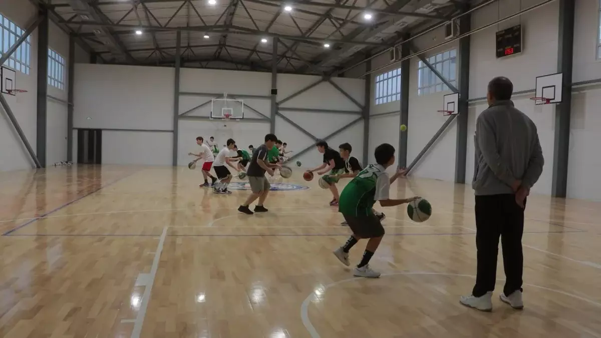 Атырауда 7-сынып оқушысы баскетбол залында ойнап жүріп, көз жұмды