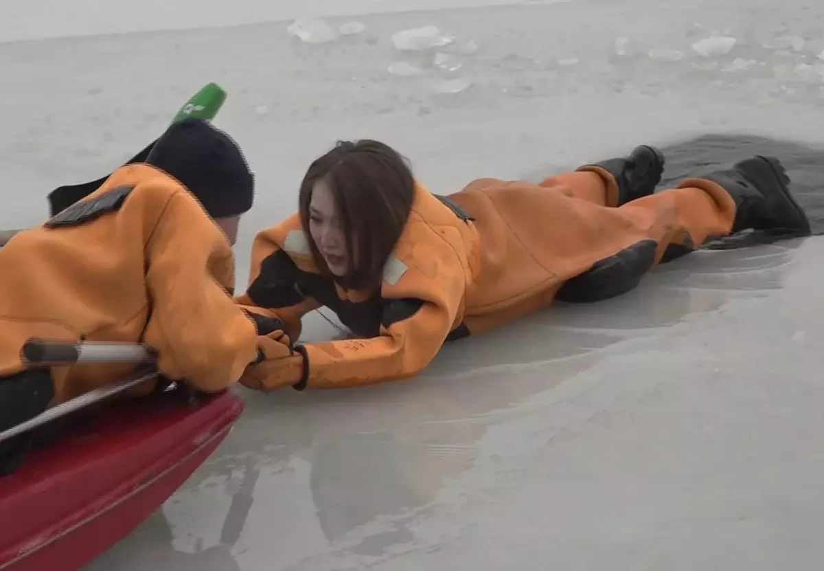 Опасный лёд: спасатели усилили меры безопасности на водоёмах Алматы