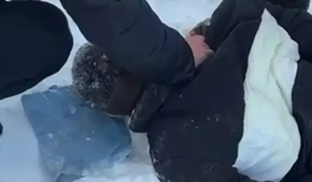 Қарулы шабуыл: Астанада арнайы жасақ қызметкері жараланды