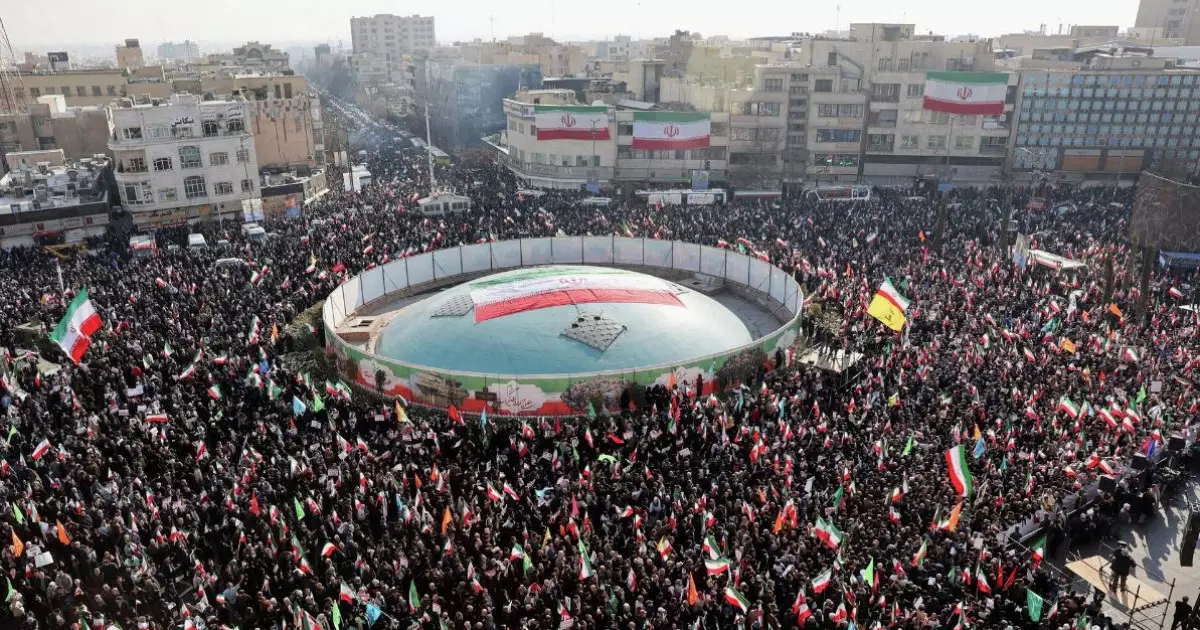   Таяу Шығыстағы «қызыл таң»   