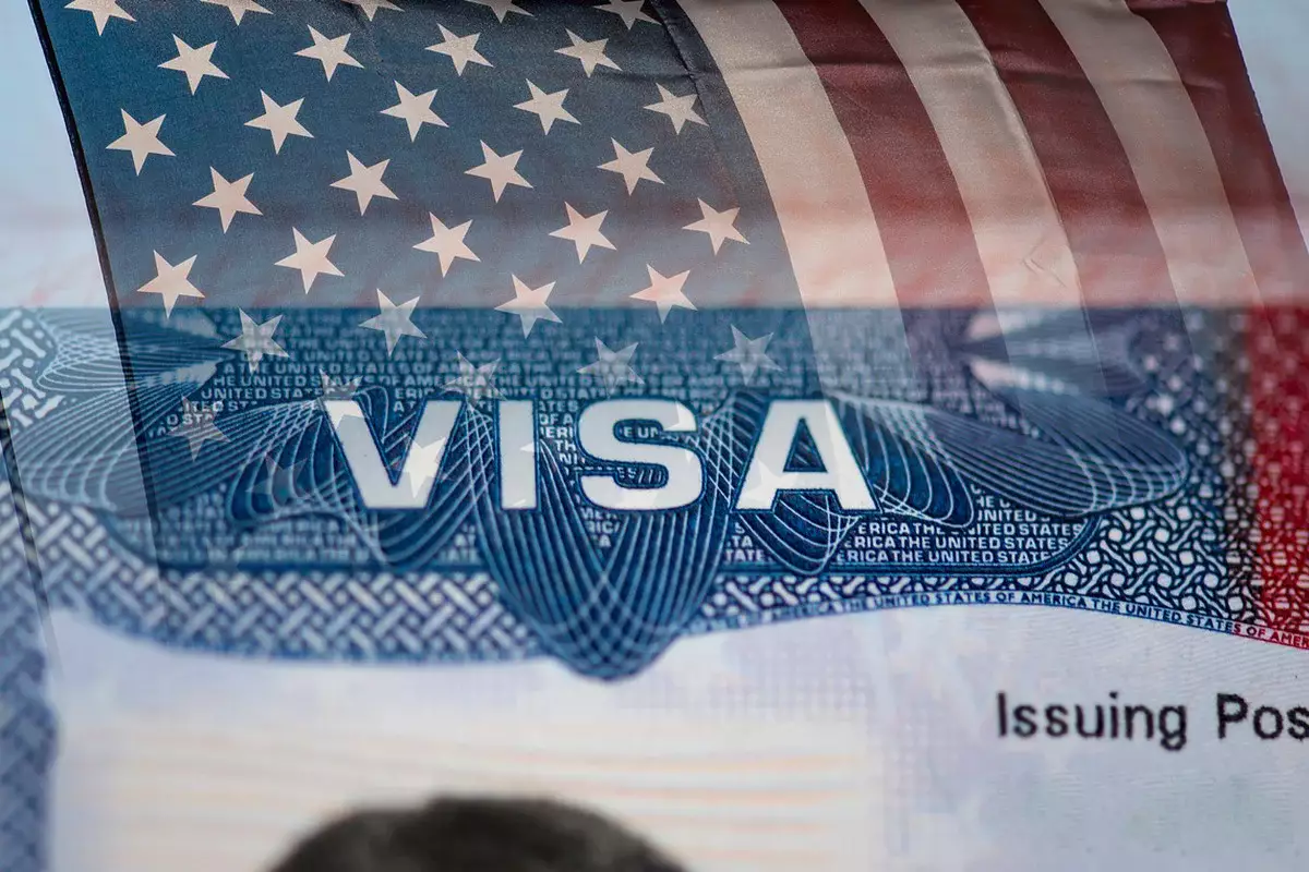 США приостановят выдачу виз гражданам 75 стран, Казахстан в списке