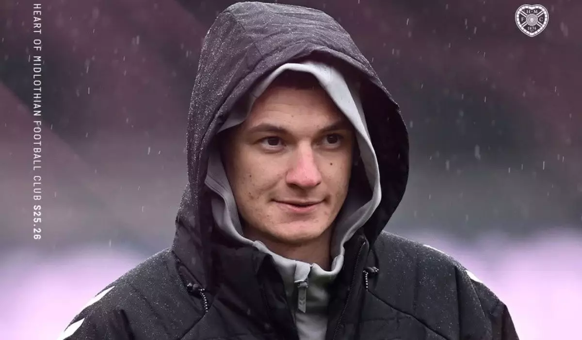 Дебют Чеснокова за «Хартс» не состоялся