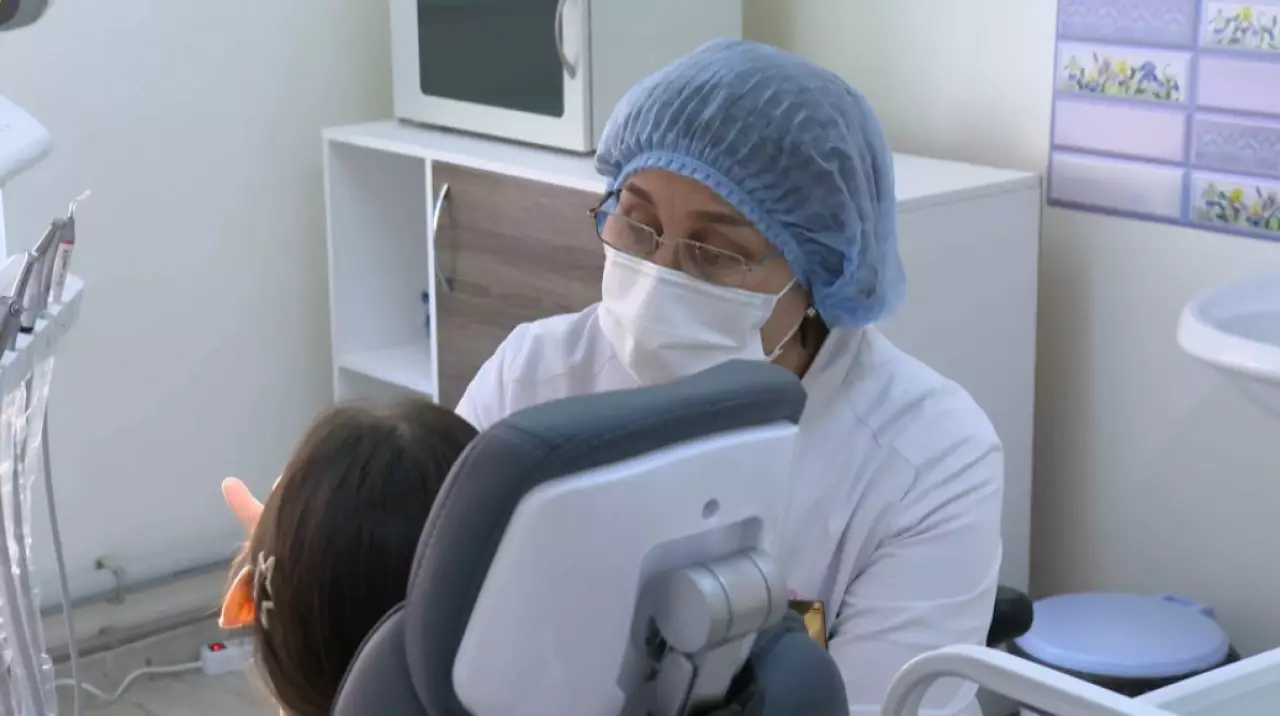 Стоматологические кабинеты открыли в школах Шымкента