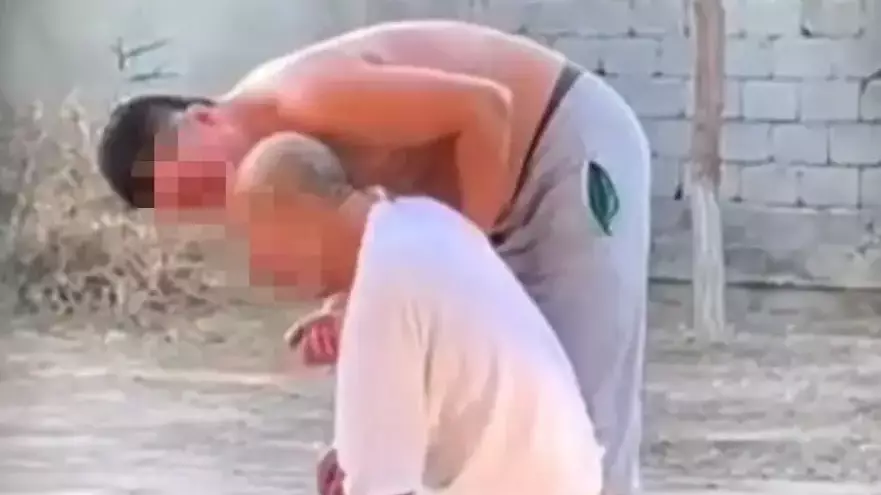 "Әкесін сабап өлтірген" жігітке прокурор қанша жыл жаза сұрады? 