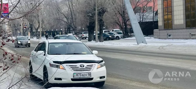 Аязды күндері Семейдегі тұрғындар такси бағасы қымбаттағанын айтады