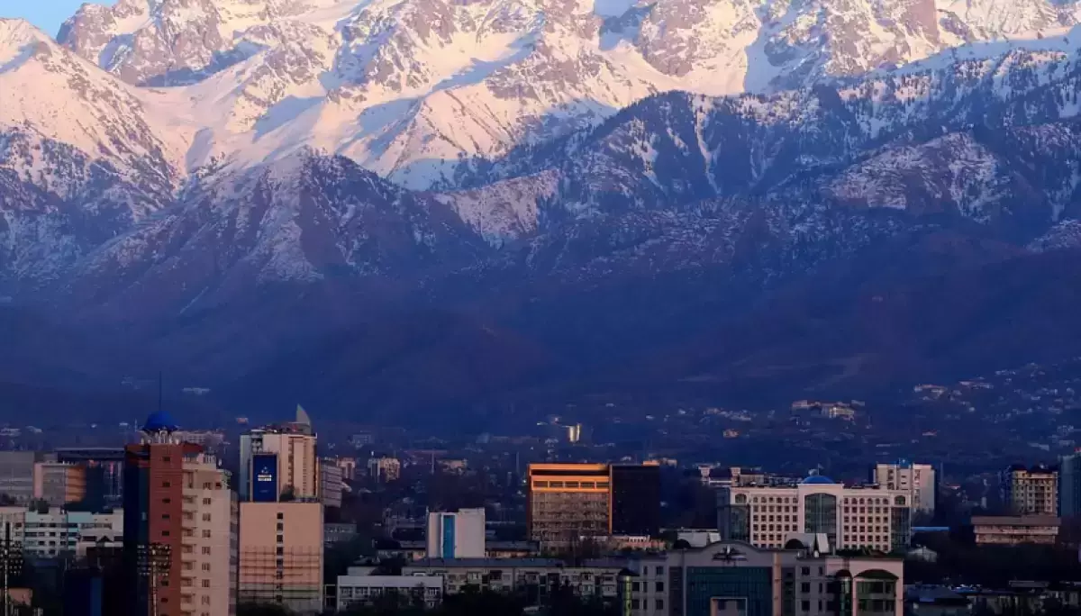 Сенаторлар Алматыдағы қауіпті құрылысты тоқтатуды талап етті