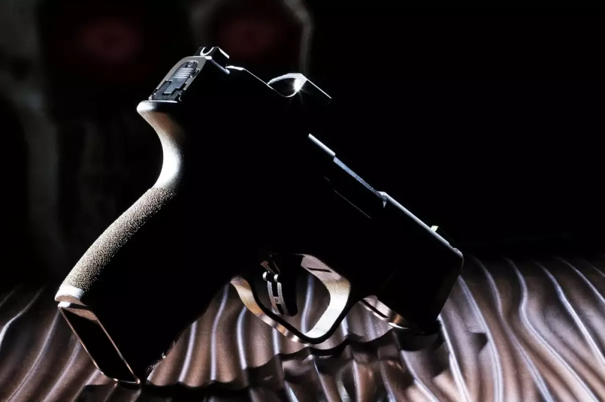 Астанада 21 жастағы жігіт арнайы жасақ қызметкеріне оқ жаудырған