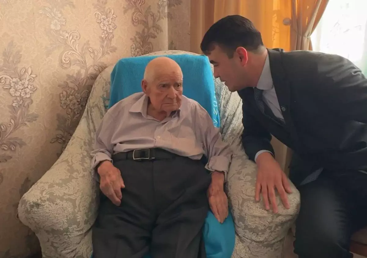 Алматыда Ұлы Отан соғысының ардагері Анатолий Попов 100 жасқа толды