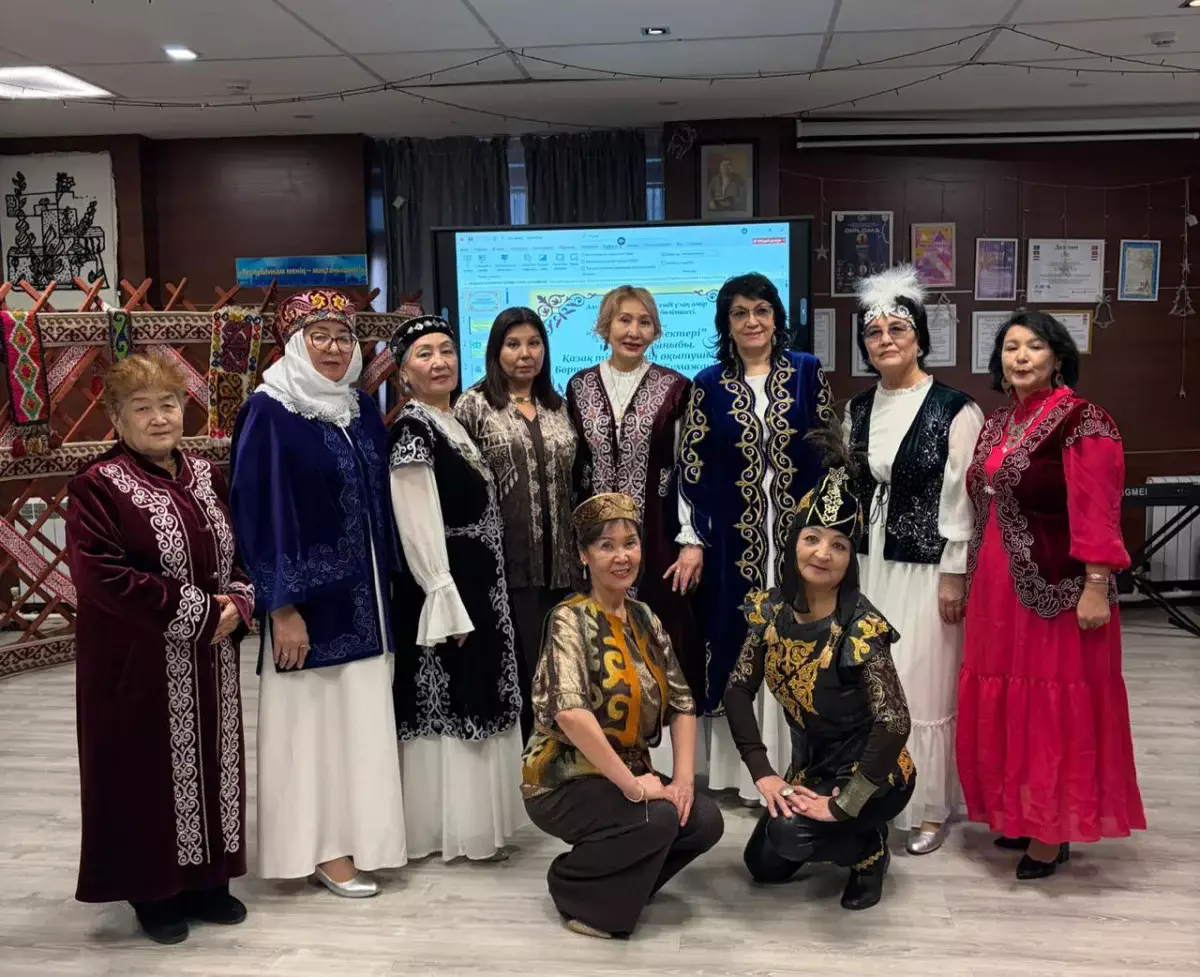 «Қазақ ою-өрнектері» тақырыбындағы қазақ тілі бойынша ашық сабақ Белсенді ұзақ өмір сүру орталығында өтті