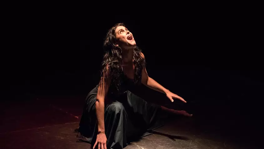 "Обыр жеңді": Елімізге белгілі актриса қара жамылды (ФОТО)