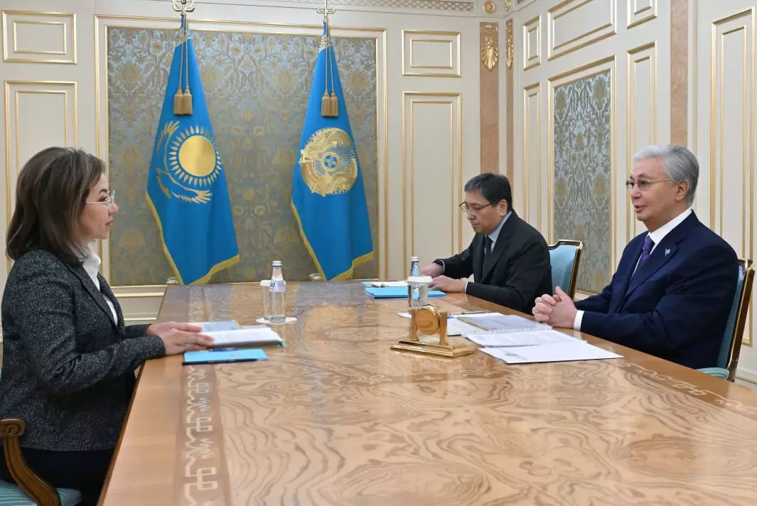 Токаев обсудил с Абылкасымовой ограничения по кредитам и прощение долгов