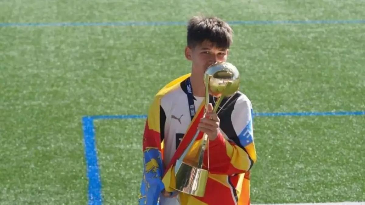 Казахстанского футболиста вызвали в испанскую сборную