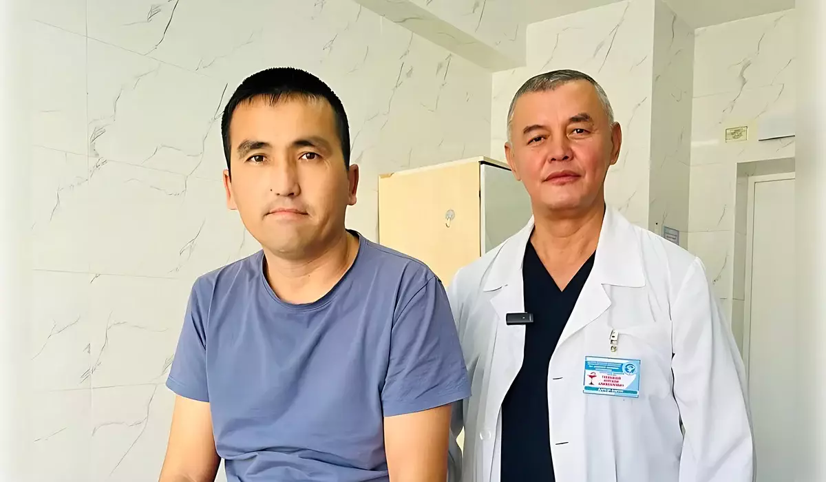 Косточка проколола кишечник в нескольких местах: шымкентские врачи спасли мужчину