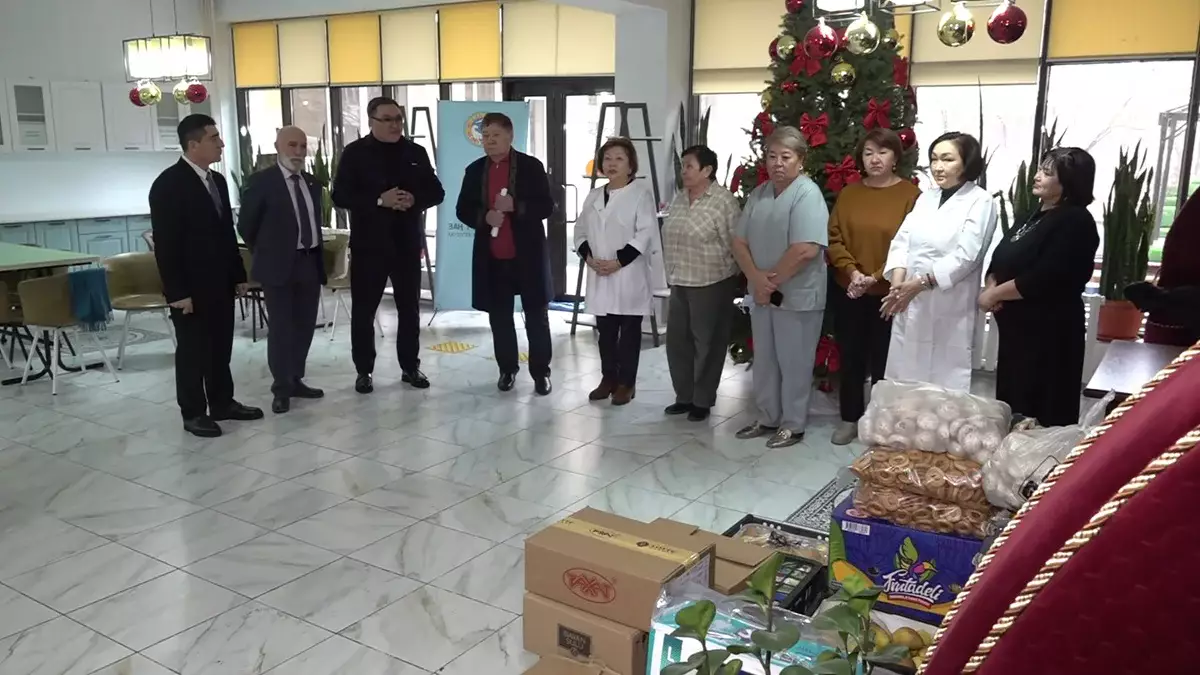 В Алматы в центре социальных услуг провели благотворительную акцию