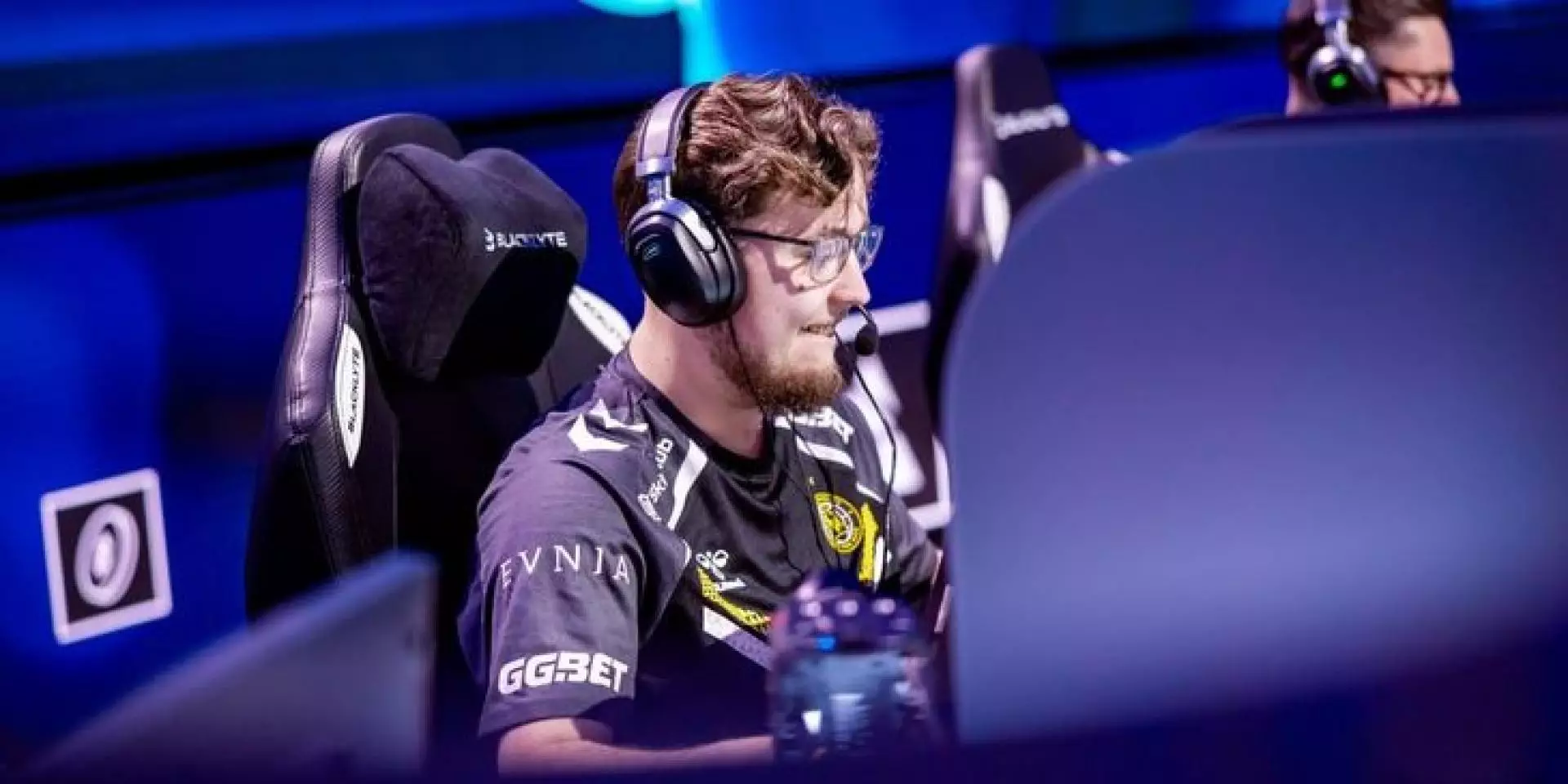 Virtus.pro завершила выступление на турнире по CS2 после поражения Vitality