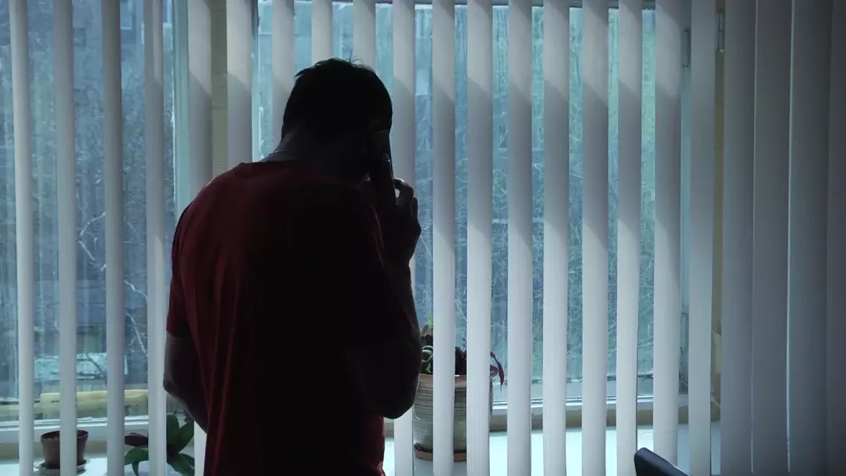 Полиция немесе банктен қоңырау шалу: мамандар алаяқтардың алдау тәсілдерін түсіндірді