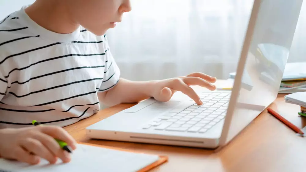 16 января учёба у школьников и студентов Астаны пройдёт онлайн