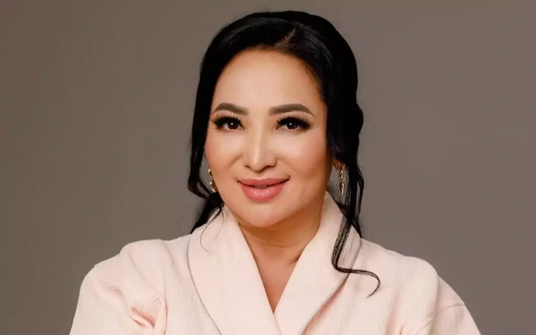 Қайрат Нұртастың анасы 18 жыл бұрынғы суретті жариялады