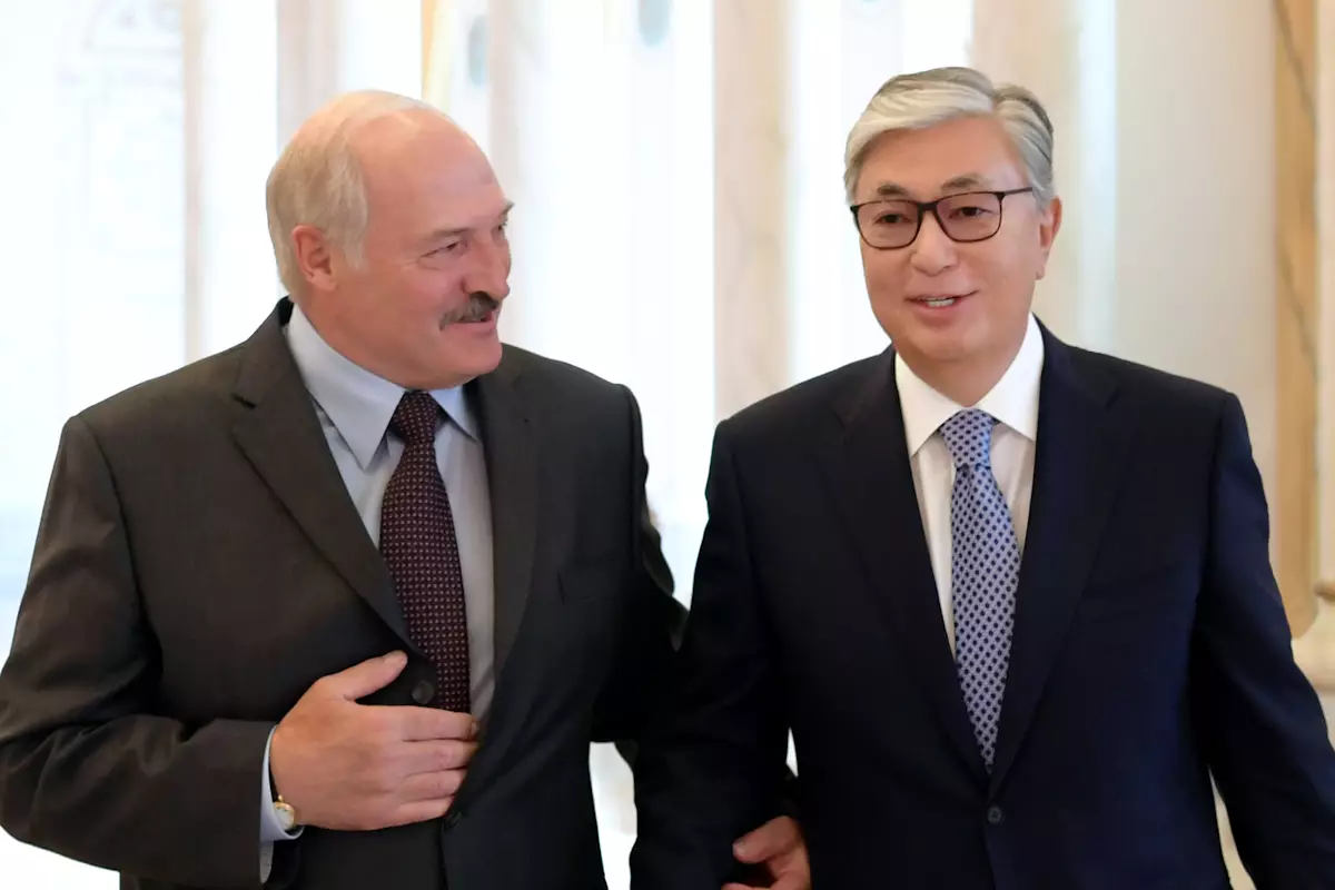 «Умница-человек»: Лукашенко восхитился президентом Казахстана