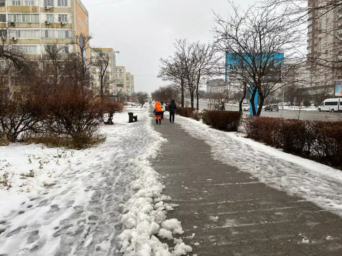 Cколько граждан обратились за медицинской помощью из-за гололеда в Актау - новости на Lada.kz 15.01.2026