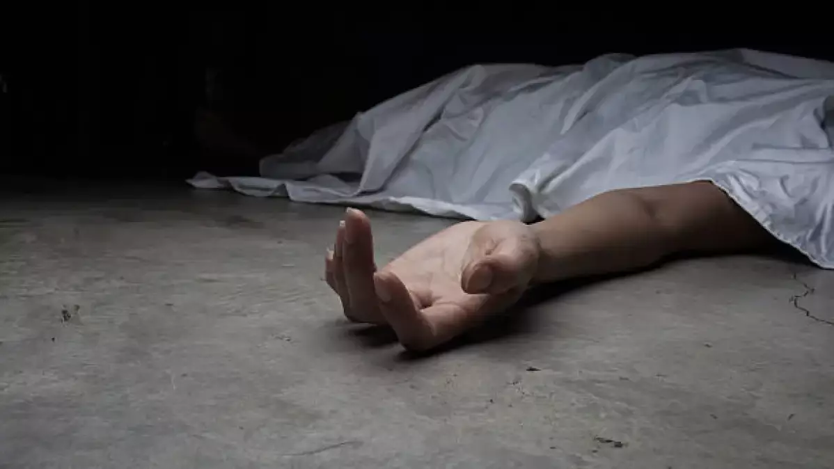 Талғарда ер адам азаматтық некедегі әйелін 5 жасар қызының көзінше пышақтап өлтірді