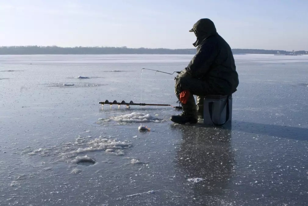 Рыбаков спасли из снежного плена в Акмолинской области