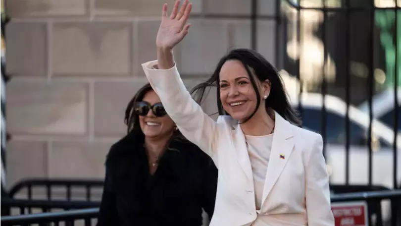 Трамп Венесуэла оппозициясының лидері сыйлаған Нобель медалін қабылдады