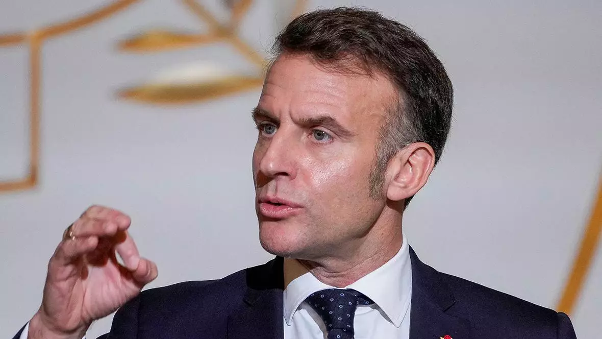Макрон: Франция Гренландияға құрлық, әуе және теңіз күштерін жібереді