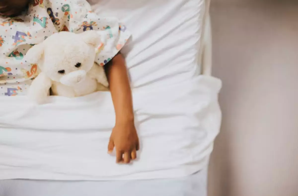 Алматылық фельдшер Таиландта екі жасар қызды құтқарып қалды