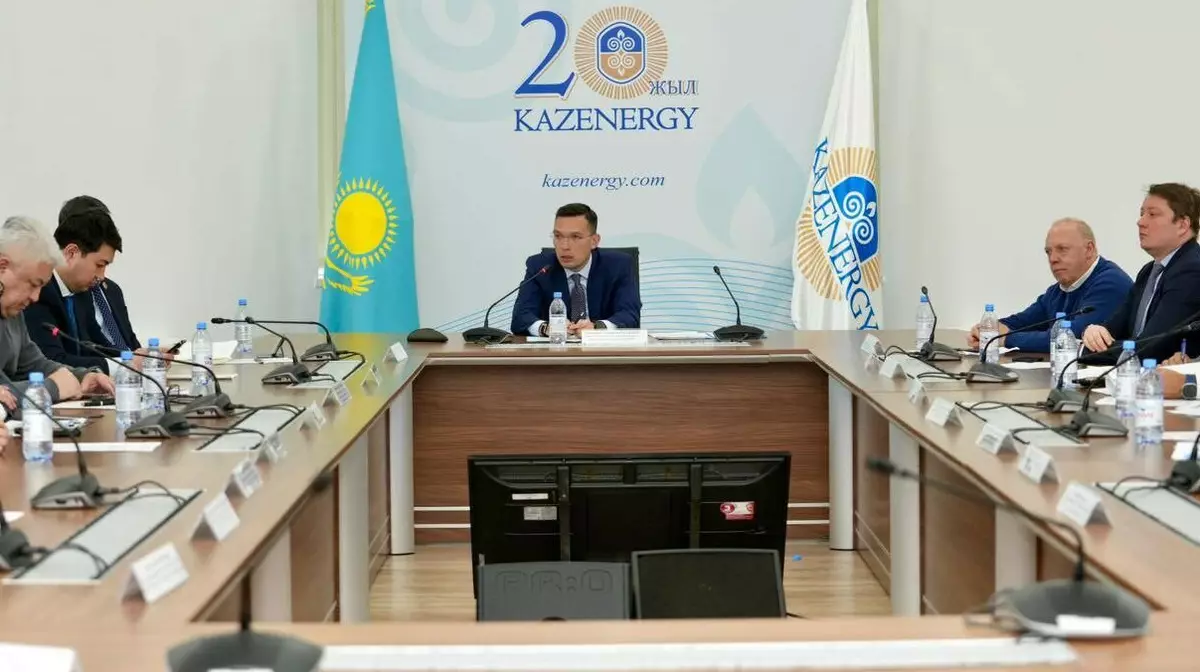 Власти и бизнес обсудили роль отечественных компаний в нефтегазохимии