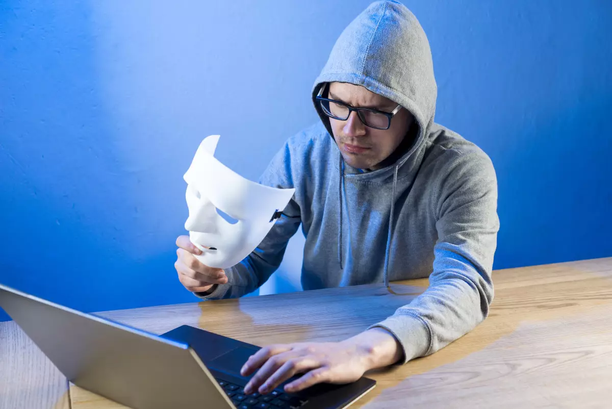 "Нурай" оказалась парнем: в Астане осудили интернет-мошенника