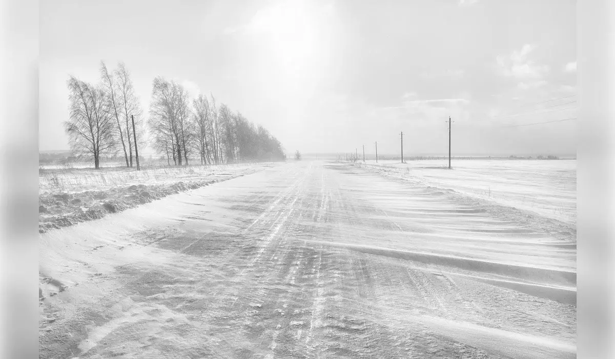 Движение транспорта ограничили на трассах в двух областях Казахстана