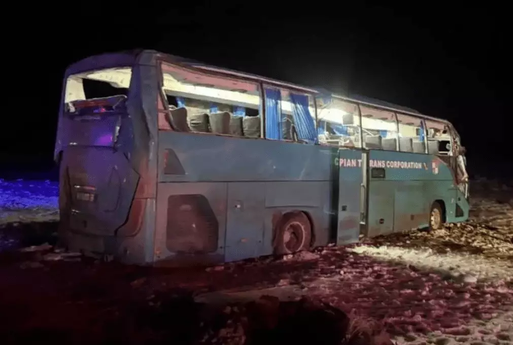 На трассе Актау-Бейнеу произошло смертельное ДТП с пассажирским автобусом