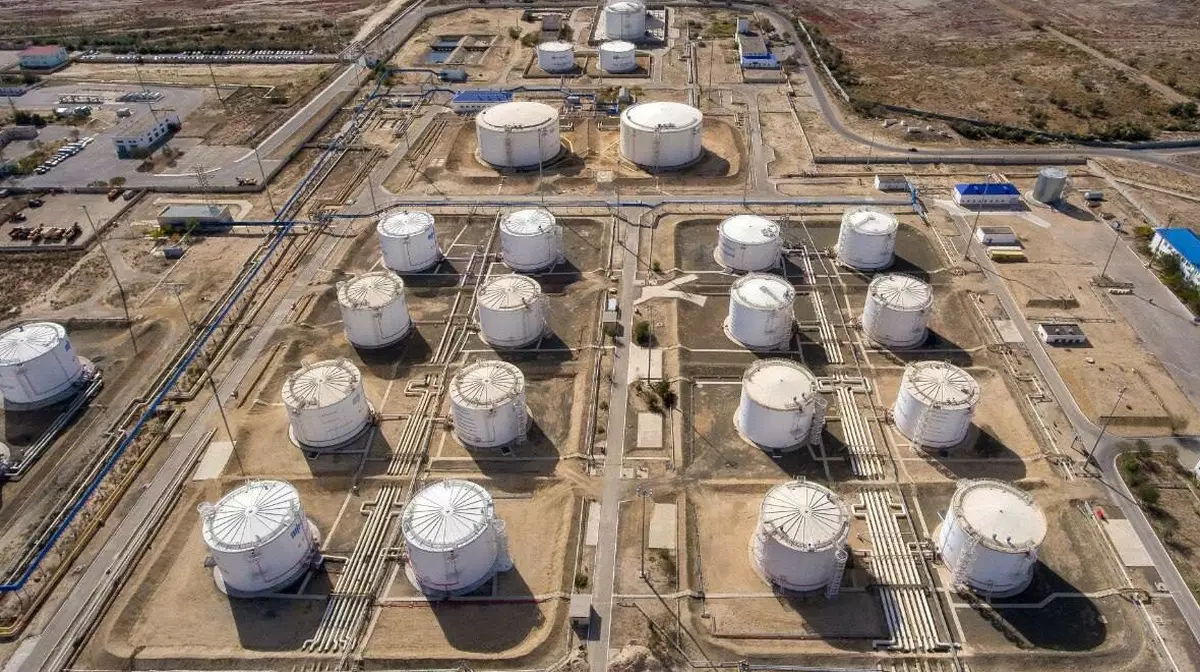 КазМунайГаз перенаправил 300 тысяч тонн нефти из-за ограничений КТК