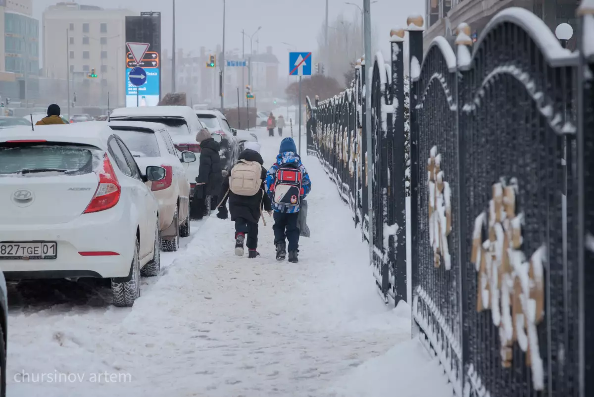 В Астане школьников второй смены отправили на дистанционку