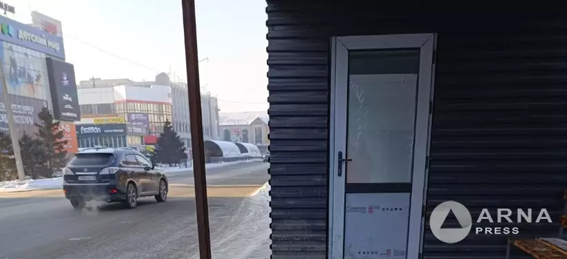 "Новые теплые остановки стоят закрытые в самые морозы" – семейчане просят принять меры