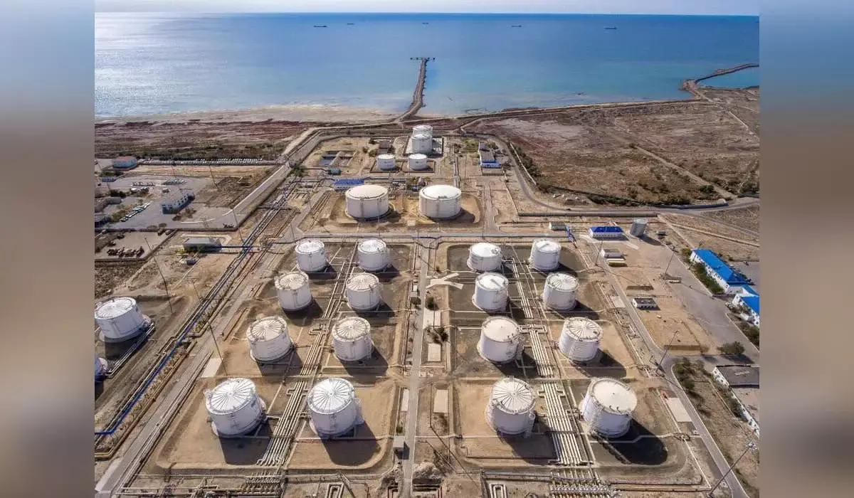 Казахстан перенаправил 300 тысяч тонн нефти из-за ограничений КТК