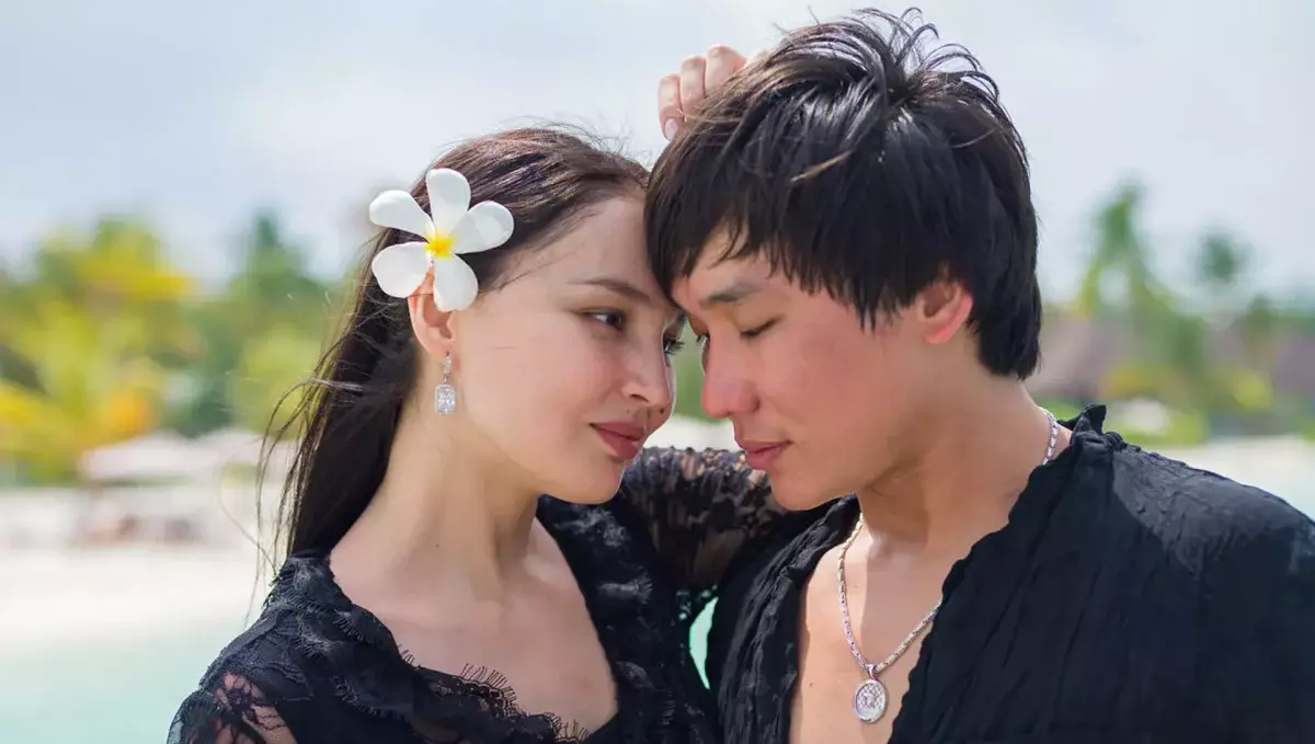 «Ешқашан қол үзбеймін...өлердей жақсы көремін»: Жұлдыз Әбдікәрімова ерекше жазба жариялады