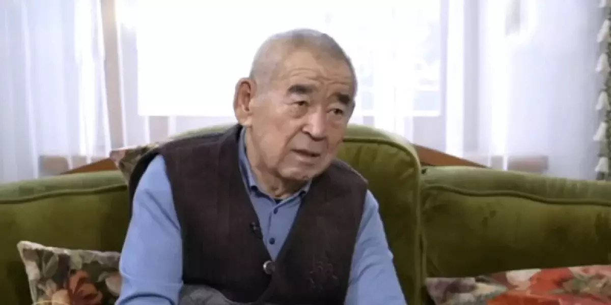 «Пушкиннен кейін ешкім жатпаған ба?»: Желіде Жүрсін Ерманның әзілі талқыға түсті