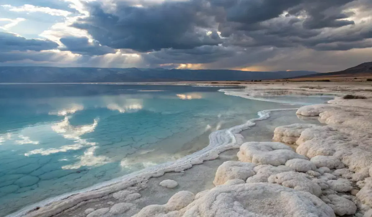 От чайной ложки до рекорда: где море настолько солёное, что утонуть невозможно - новости на Lada.kz 16.01.2026