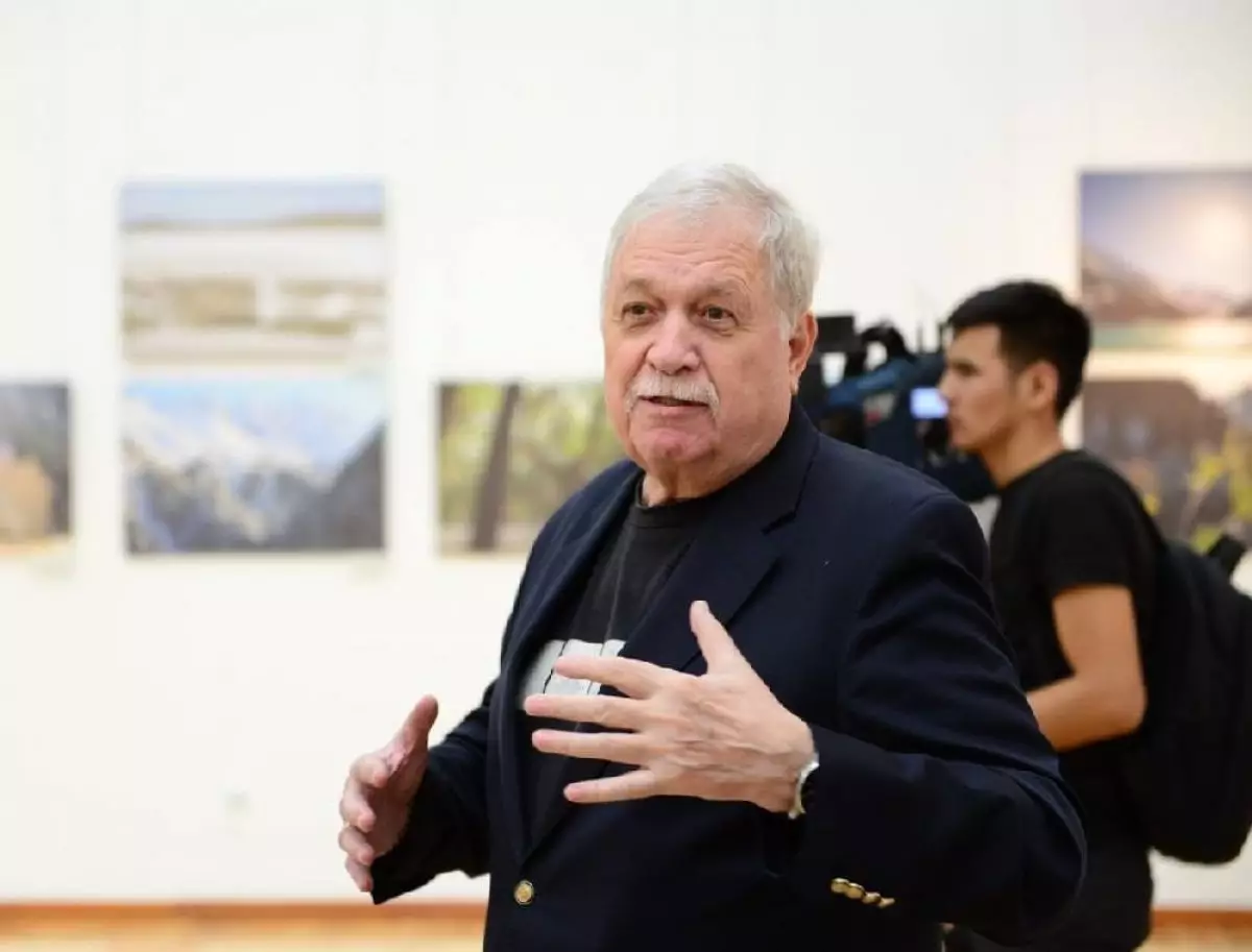 В Казахстане завершено издание трехтомника «Мой КиноТеатр» Игоря Вовнянко