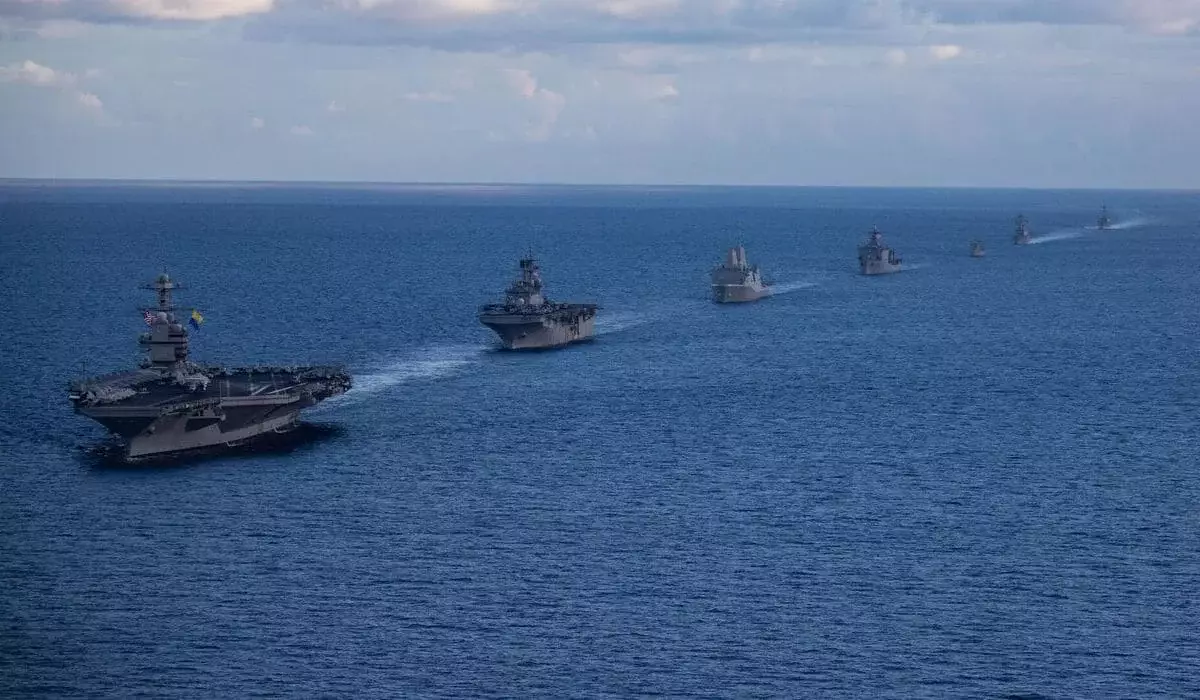 США перебрасывают авианосную ударную группу на Ближний Восток